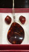 Silver chain & amber pendant with matching earring