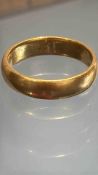 22ct Gold gents wedding band Weight 8.4g Size S.5