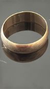 Large 9ct Gold gents wedding band Weight 6.4g Size
