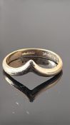 9ct Gold wishbone ring Size M.5 Weight 1.9g