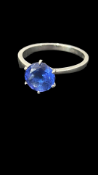 Sapphire ring set in platinum, approx sapphire siz