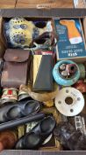 Box of assorted household and decorative items