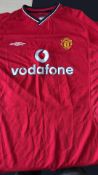Manchester united 2000-2002 football shirt signed