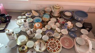Mixed lot of Royal Crown Derby, Wedgwood Jasperware and other English ceramics (c.70 pcs)