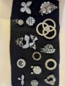 Collection of costume jewellery brooches