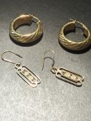 2x Pairs of 9ct gold earrings Weight 5.9g