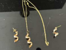 9ct Gold chain & pendant with matching earrings (1