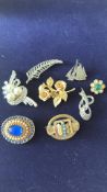 Collection of costume jewellery brooches