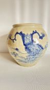 Chinese blue and white stoneware jar, height of 25cm and a max width of 27cm