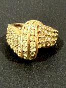 9ct gold ring set with peridot Size N Weight 7.4g