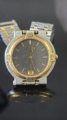 Gucci quarts wristwatch with black dial with gold
