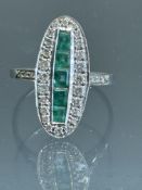 18ct White gold ring set with 0.50ct diamond & 5 c