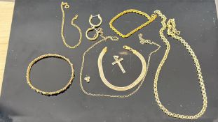 Collection of yellow metal untested jewellery