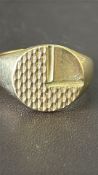 9ct Gold signet ring Weight 5.7g, size P