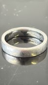 Platinum band/ring Weight 8g Size V.5