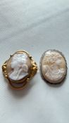 3 Cameo brooches - 1 pinchbeck
