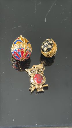 Timed Auction -  Jewellery,  ceramics. furniture & collectables