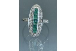 18ct White gold ring set with 0.50ct diamond & 5 C