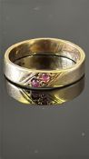 9ct Gold ring set with 2 garnets Weight 2.4g Size