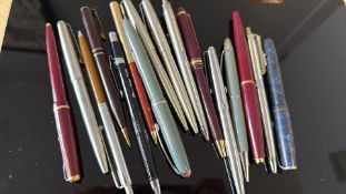 Collection of fountain & ball point pens