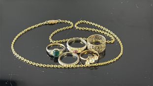 5 Silver rings & yellow metal necklace