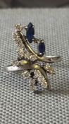 Unusual diamond ring set with platinum, 16 diamond