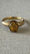 9ct Gold ring set with amber 3.1g Size O
