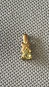 9ct Gold pendant set with peridot