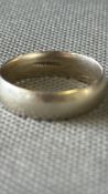 9ct White gold gents band Size V 5.8g