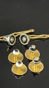 4x 18ct Gold collar studs, 2 unmarked & 2 set with