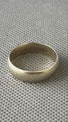 9ct White gold gents band Size V 5.8g