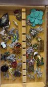 Collection of costume jewellery brooches