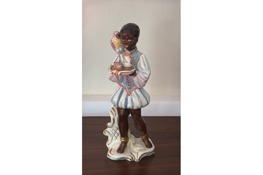 Wedgwood & Co Ltd hand-painted figural pageboy with parrot - Parrot AF - Image 2 of 5