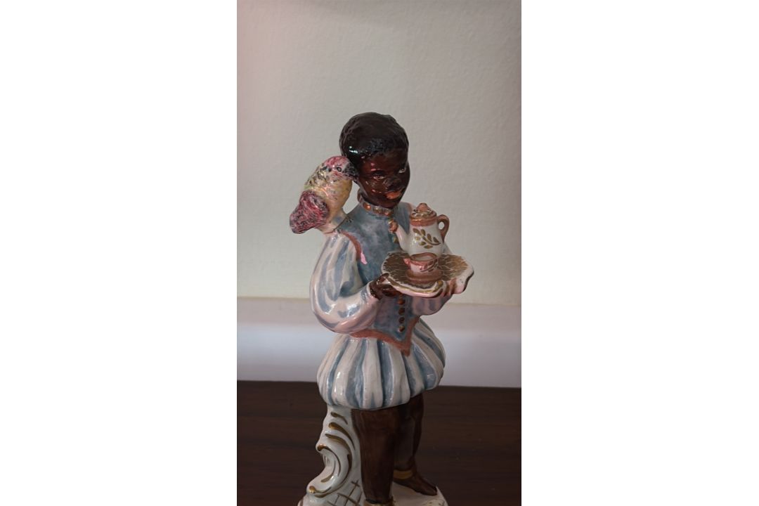Wedgwood & Co Ltd hand-painted figural pageboy with parrot - Parrot AF - Image 5 of 5