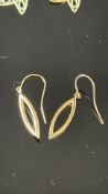 Pair of 9ct Gold earrings 1g