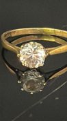 9ct Gold ring set with solitaire cz Weight 1.7g Si