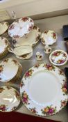 Royal Albert â€œOld Country Rosesâ€ bone china dinner service