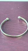 9ct Gold bangle Weight 2.9g