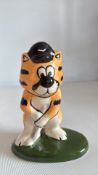 Lorna Bailey golfing cat