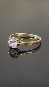 9ct Gold ring set with solitaire cz Weight 1.7g Si