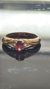 9ct Gold ring set with ruby & diamond Weight 2.6g