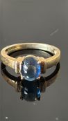 9ct Gold ring set with Cabochon sapphire Weight