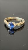 9ct Gold ring set with sapphire & diamond Weight 1