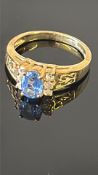 9ct Gold ring set with sapphire Weight 2.9