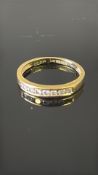 18ct Gold ring set with 7 diamonds 0.25ct Weight 1