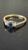 18ct Gold & platinum ring set with diamond & sapph