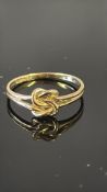 18ct Gold ring Weight 1.3g Size N
