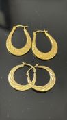 2x Pairs of 9ct gold earrings Weight 1.5g