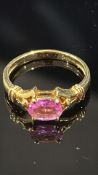 18ct Gold ring set with pink stone Weight 3.5 g Si