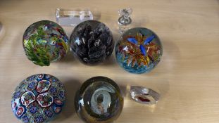 5x Large paperweights together with a Swedish hear